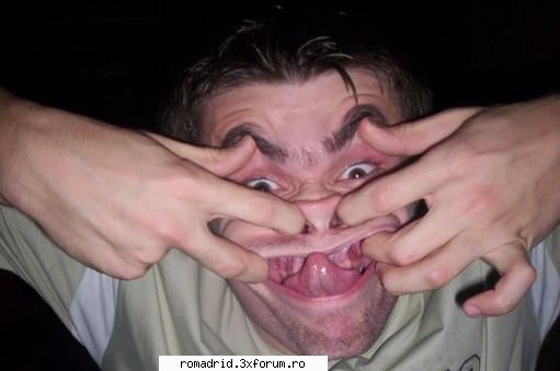 e simplu... internet explorerul ... sus in mijloc facetzi click in ... apoi josde tot ... de
